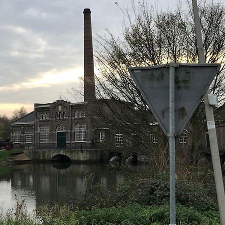 Вилла Gezellige Pipo Met Grote Schommel Aan Het Water Медемблик Экстерьер фото