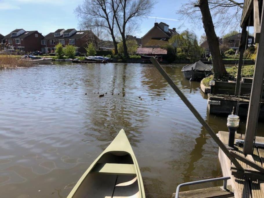 Вилла Gezellige Pipo Met Grote Schommel Aan Het Water Медемблик Экстерьер фото