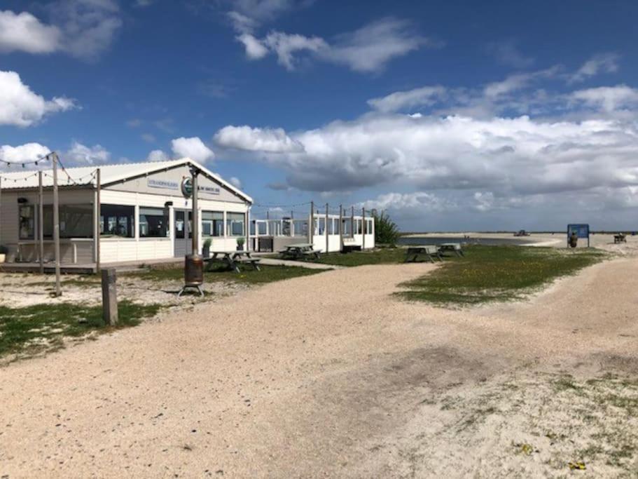 Вилла Gezellige Pipo Met Grote Schommel Aan Het Water Медемблик Экстерьер фото